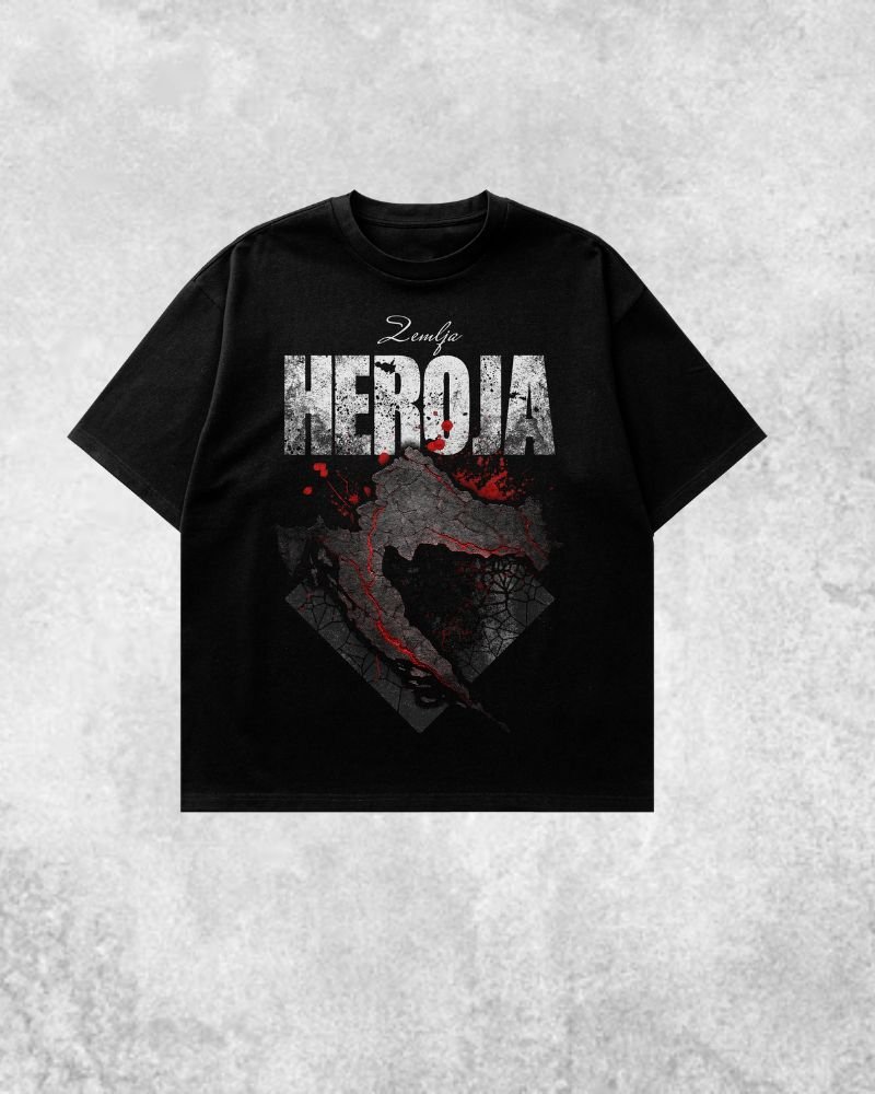 Crna majica s natpisom "Zemlja Heroja" i dizajnom krvave karte Hrvatske – patriotski streetwear stil